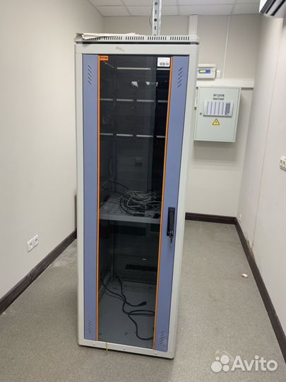 Шкаф серверный напольный