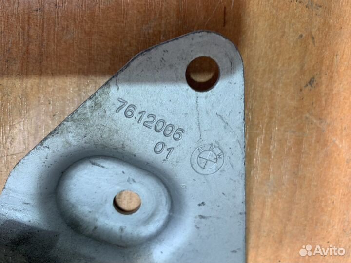 Кронштейн катализатора с подушкой n20 Bmw f10