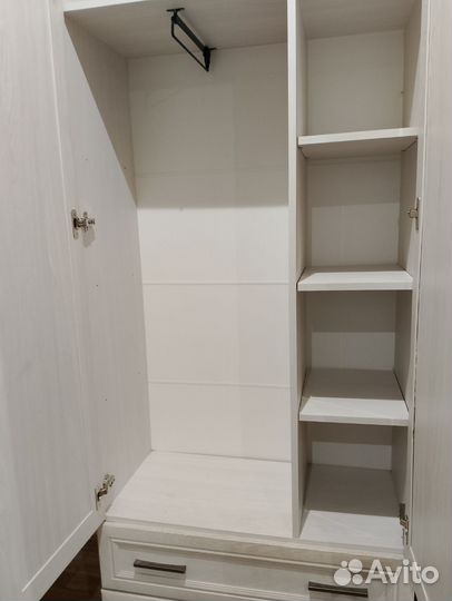 Письменный стол с полкой и шкаф