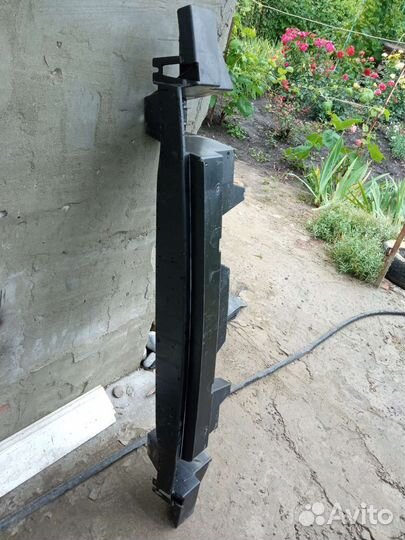 Пластик усилитель заднего бампера