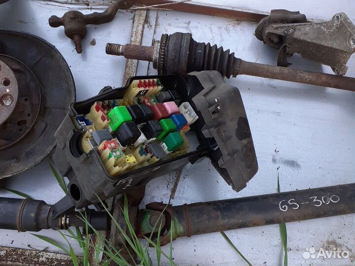 Лексус GS 300 1995г. блок реле