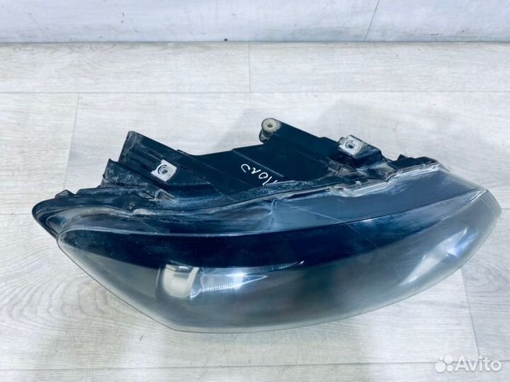 Фара правая Volkswagen Polo Sed 2011