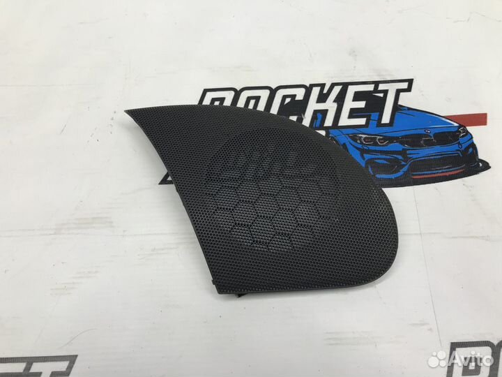 Решетка динамика правая Toyota Vitz SCP10