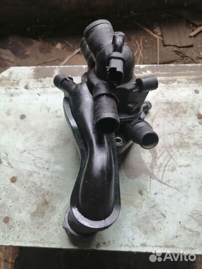 Продаю термостат на пежо 308