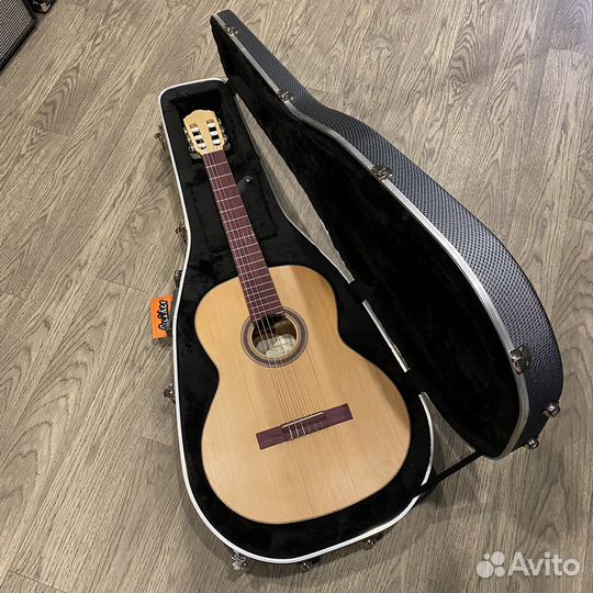 Прочный кейс для классической гитары (Новый)