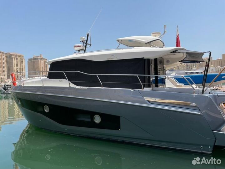 Яхта моторная кроссовер Cranchi Т36
