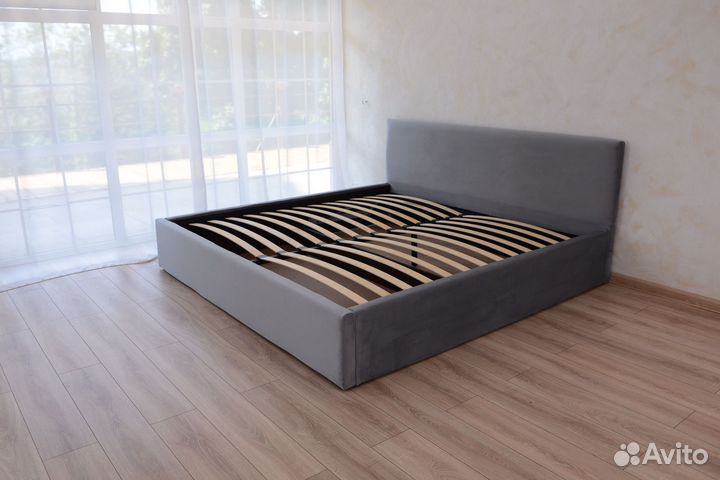 Кровать с подъемным механизмом