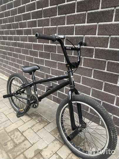 Трюковой велосипед BMX