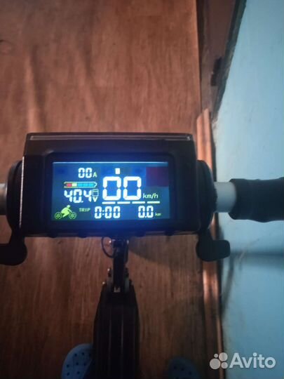 Электросамокат сломанный