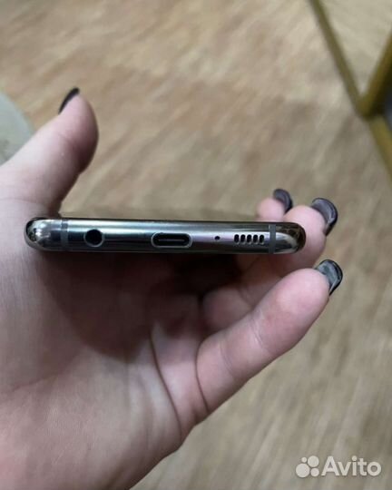 Samsung Galaxy S10, 8/128 ГБ