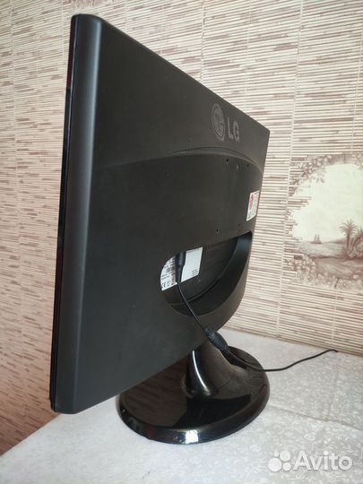 Монитор LG