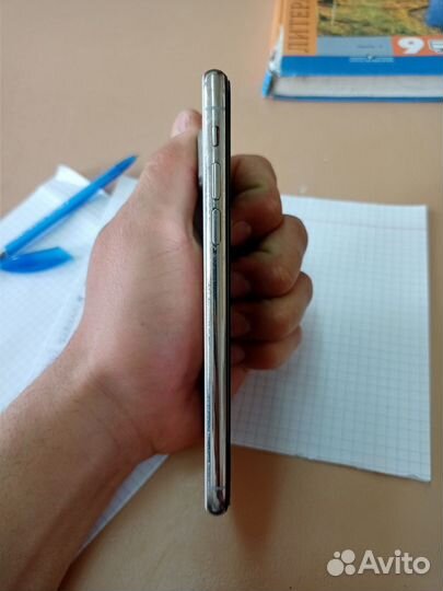iPhone Xs, 64 ГБ