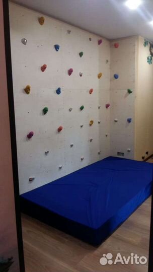 Скалодром настенный