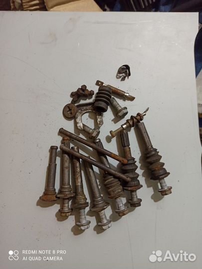 Направляющие для суппорта Тойота Авенсис