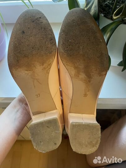 Туфли женские бежевые 37 р