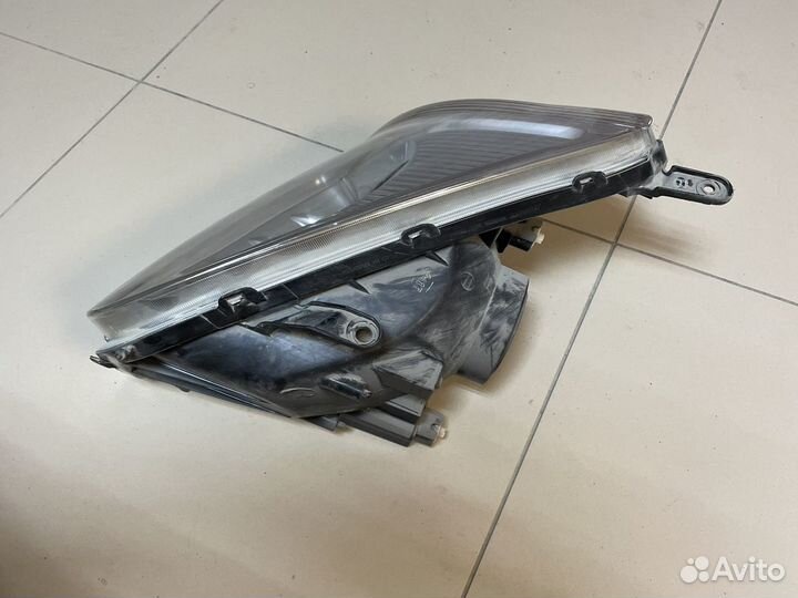 Фара правая rav 4 2001-2005