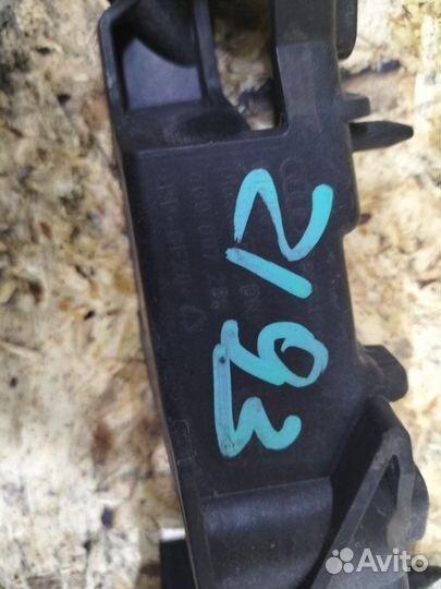 Кронштейн левый Audi A6 C7 C7 chva 2014