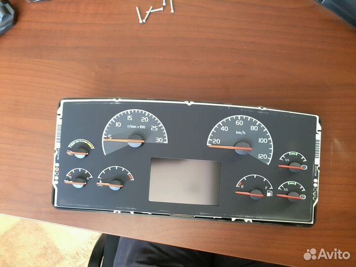 Панель volvo fh. Панель приборов Volvo fh12. Панель Вольво fh12. Панель приборов Volvo fh12 1993-1999. Панель приборов Вольво ФМ