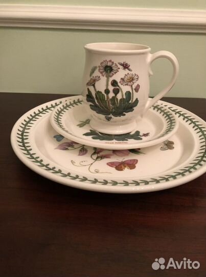 Столовая тарелка, десертная и кружка