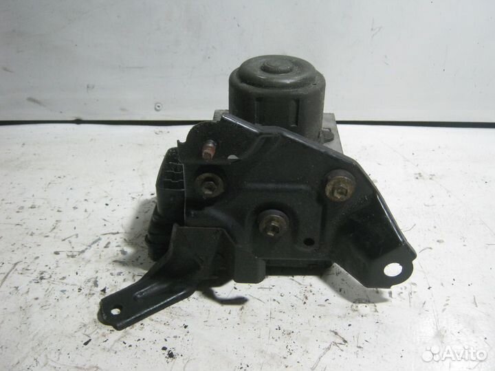 Toyota Corolla Verso блок ABS