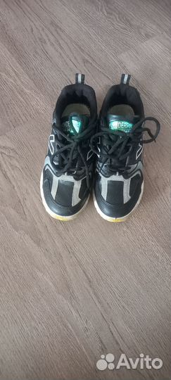 Кроссовки на девочку