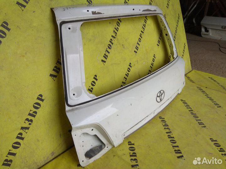 Крышка (дверь) багажника Toyota Land Cruiser 200