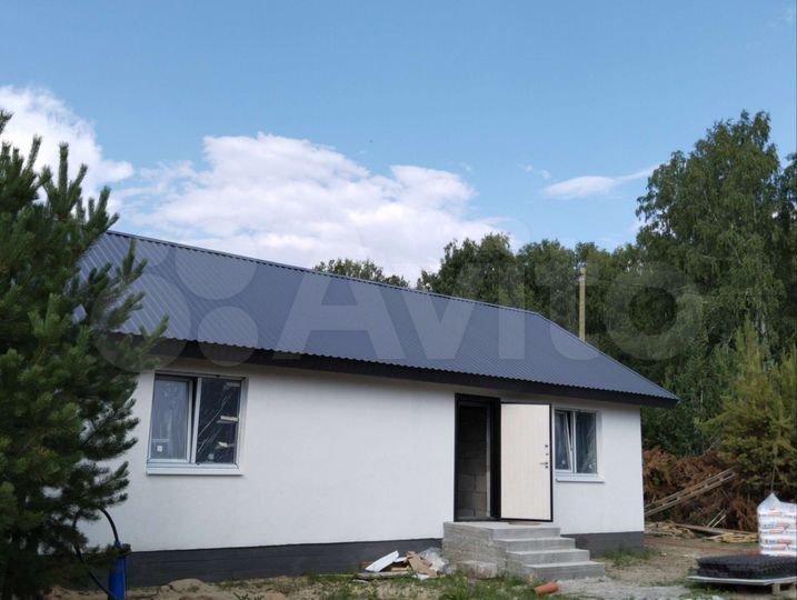 Коттедж 98 м² на участке 10 сот.