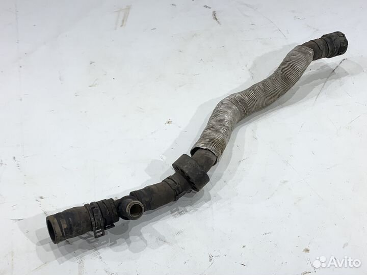 Патрубок системы охлаждения Audi Q3 8U