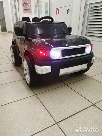 Детский электромобиль toyota