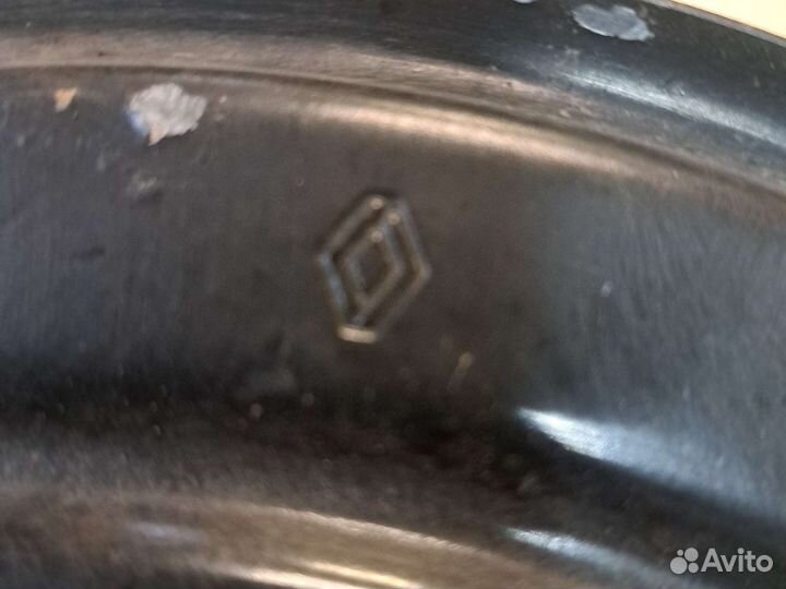 Пыльники передний тормозного диска Renault Duster1