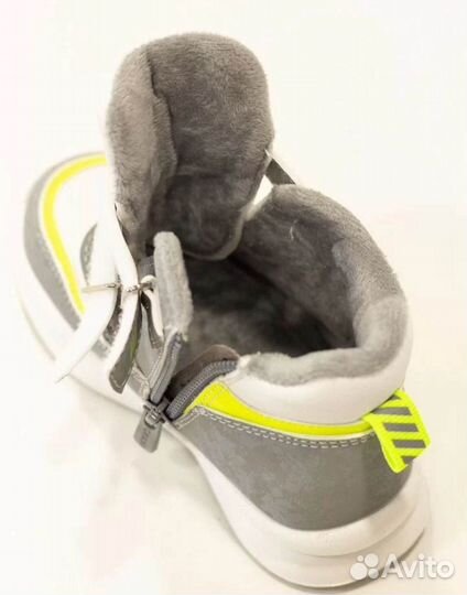 Кроссовки детские