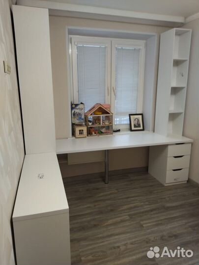 Рабочая зона у окна IKEA