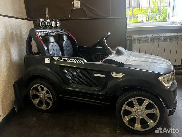 Детский автомобиль на аккумуляторе