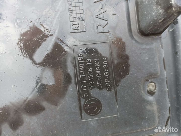 BMW G30 передний левый подкрылок