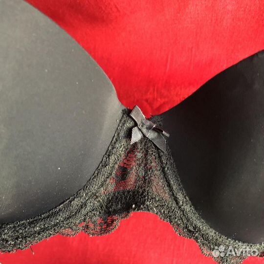 Бюстгальтер черный 70В с формованными чашками