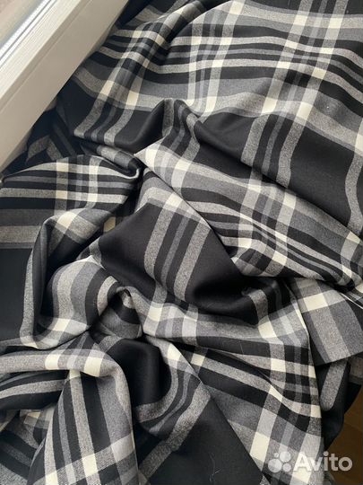 Стоковые итальянские брендовые ткани