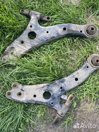 Предение рычаги на lexus