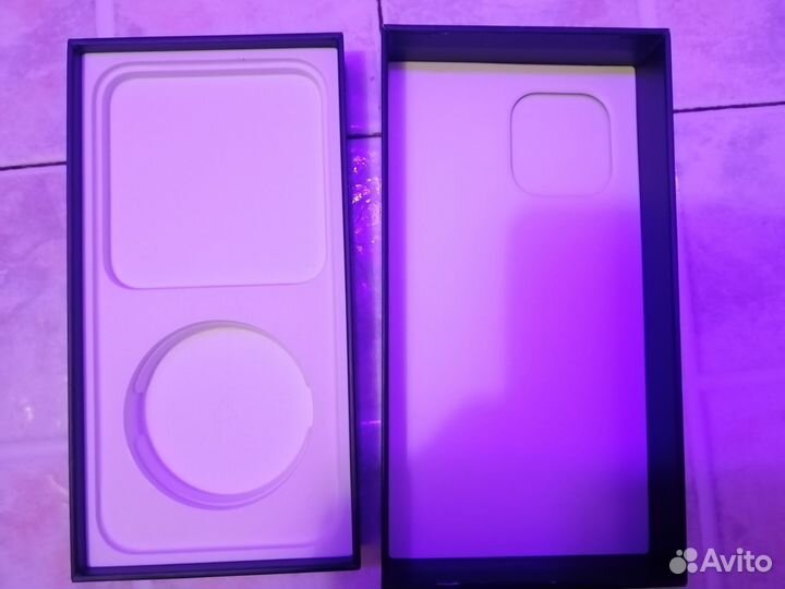 Коробка от iPhone 13 pro max
