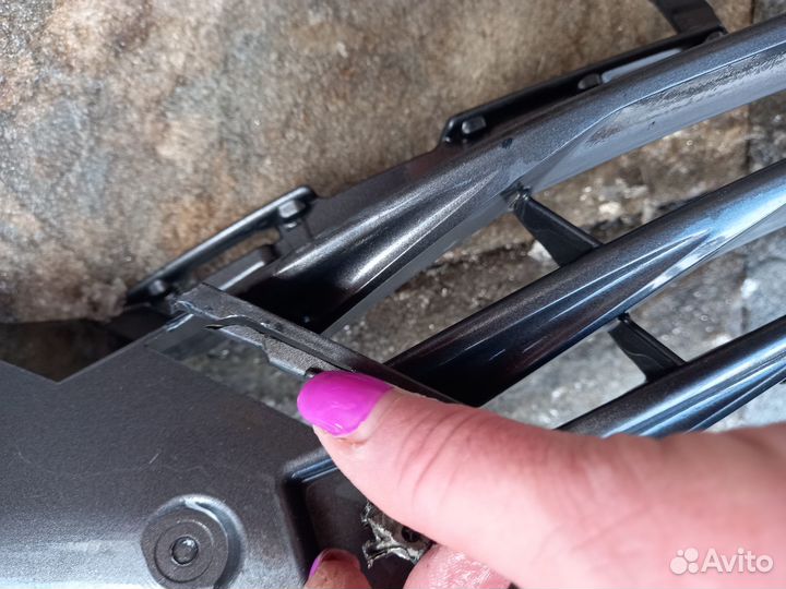 Решетка бампера верхняя бу оригинал Лексус 200 Lex