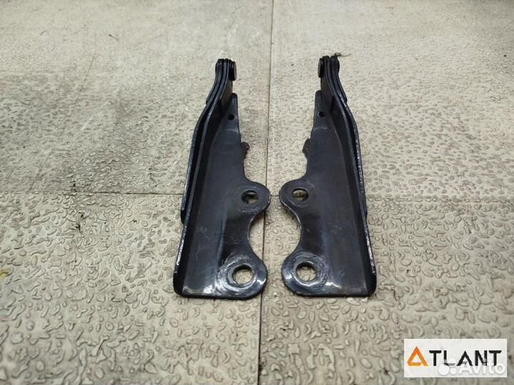 Петля капота nissan cedric