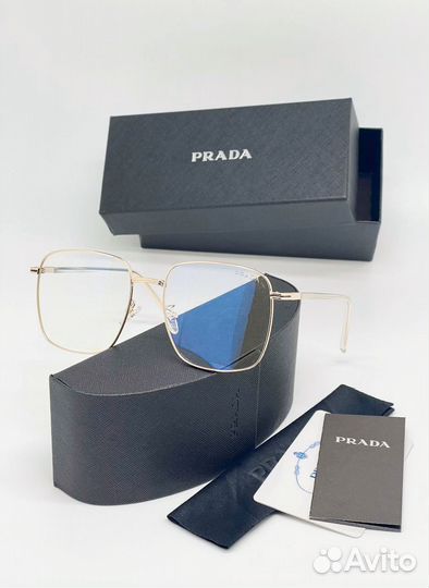 Имиджевые очки Prada