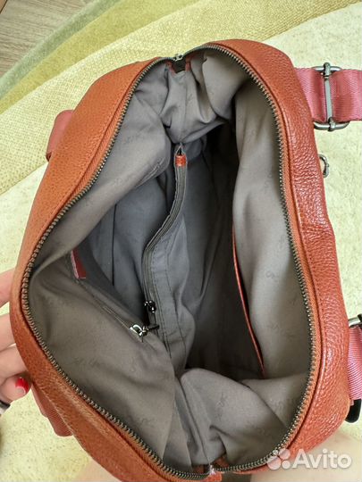 Продам женскую сумку из натуральной кожи