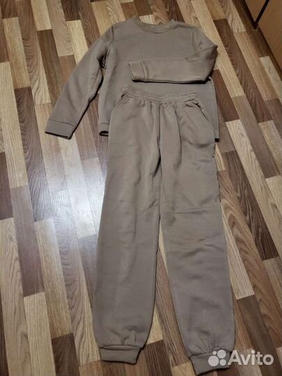 Спортивный костюм женский