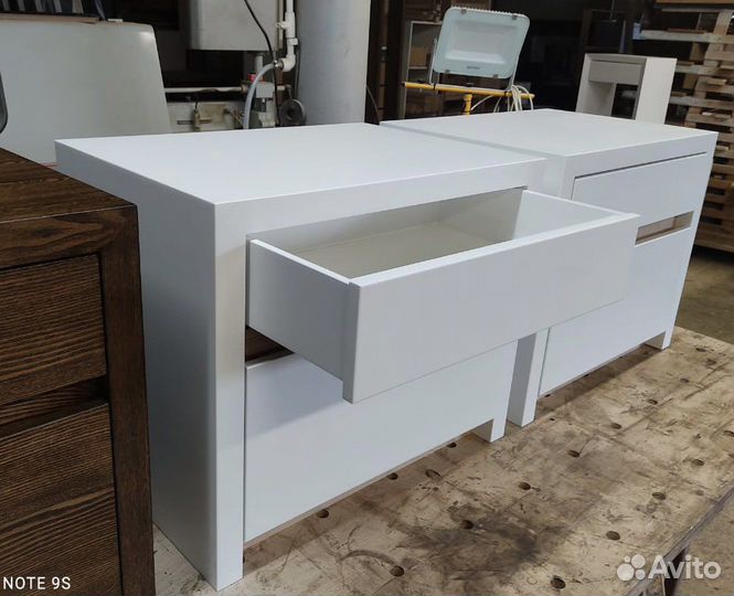 Тумба прикроватная массив