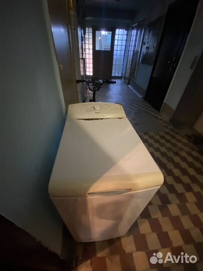 Стиральная машина с вертикальной загрузкой