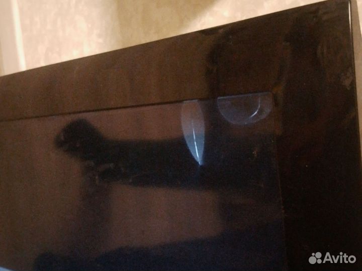 Телевизор samsung 32 дюйма (треснула матрица)