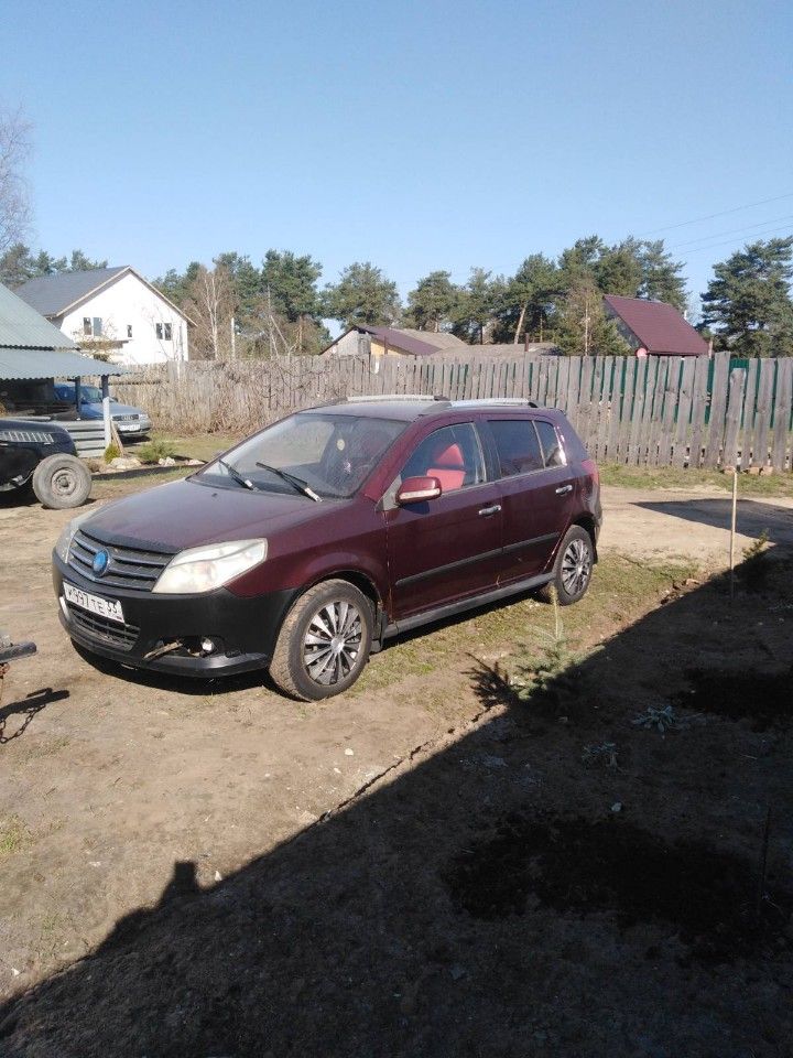 Geely MK Cross: фото владельца