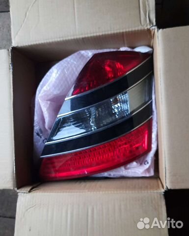 Задний правый фонарь Mercedes A2218200266