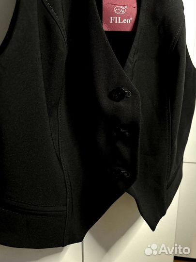 Жилетка женская новая