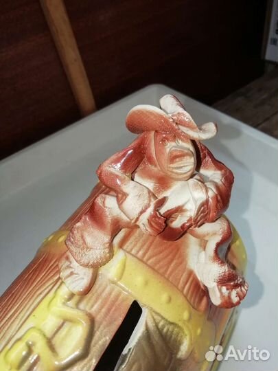 Копилка-сундучок